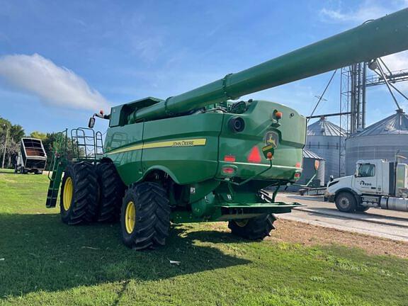 Image of John Deere S780 equipment image 1