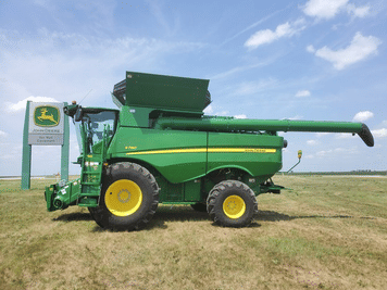 Main image John Deere S780