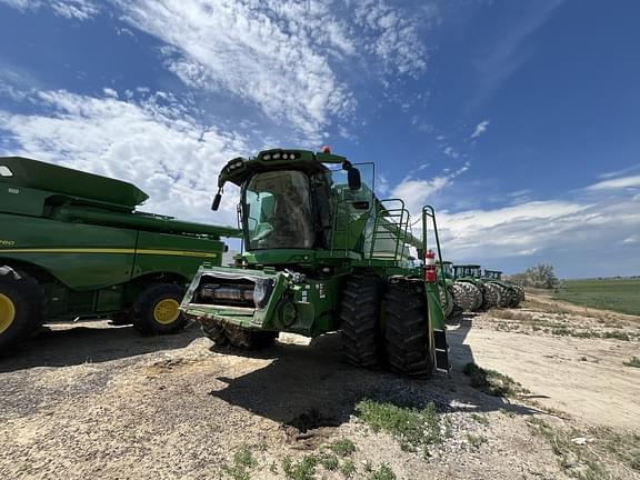 Image of John Deere S780 equipment image 2