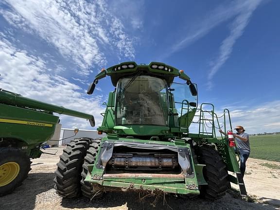 Image of John Deere S780 equipment image 1