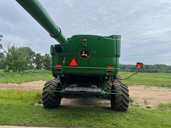 Image of John Deere S780 equipment image 1