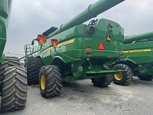 Main image John Deere S780 8