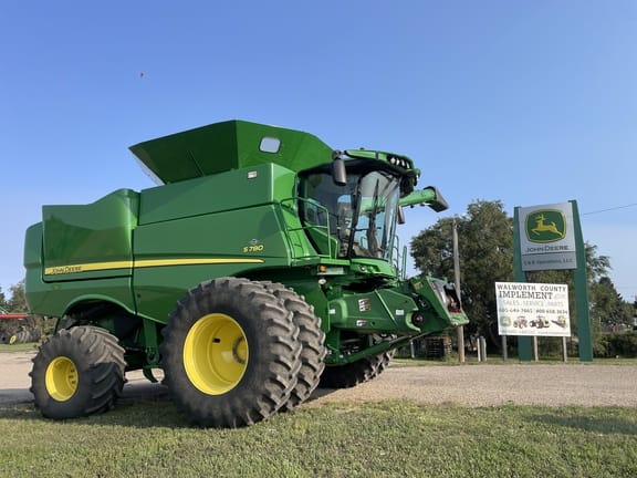 2020 John Deere S780 Equipment Image0