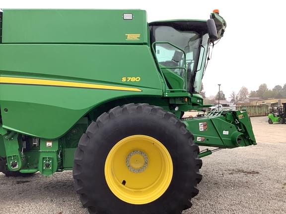 Image of John Deere S780 Primary image