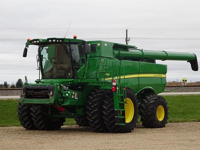 Image of John Deere S780 equipment image 2