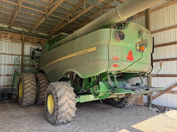 Image of John Deere S780 equipment image 2