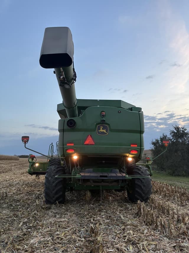 Image of John Deere S780 equipment image 3