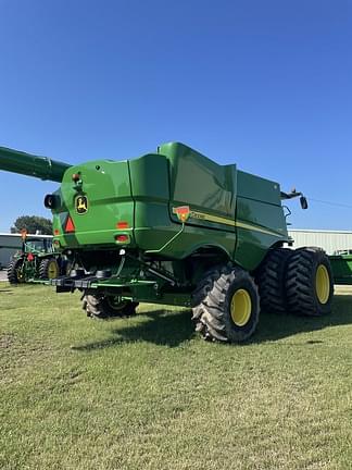 Image of John Deere S780 equipment image 2