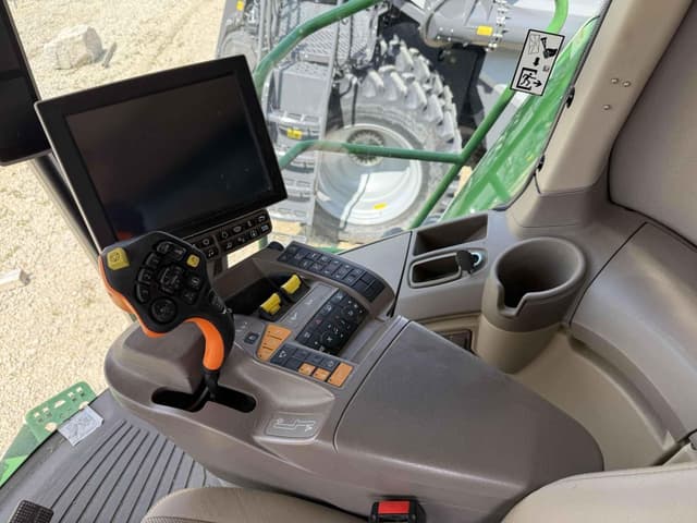 Image of John Deere S780 equipment image 3