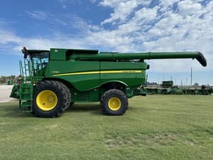 2020 John Deere S780 Image