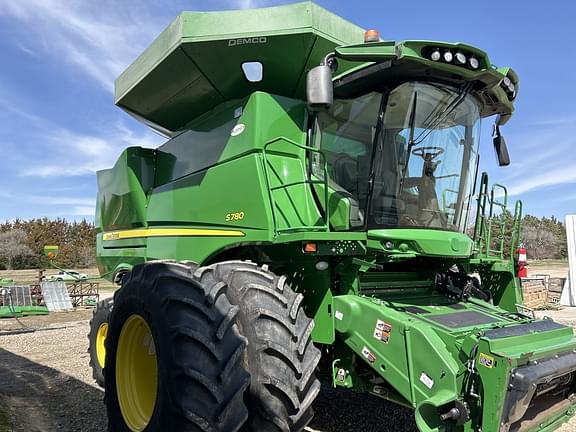 Image of John Deere S780 equipment image 1