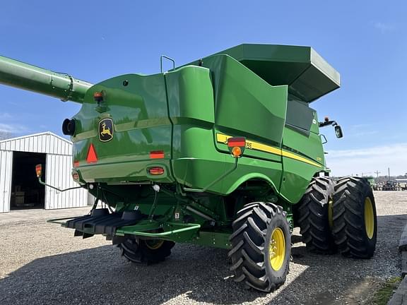 Image of John Deere S780 equipment image 2