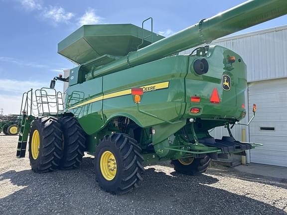 Image of John Deere S780 equipment image 3