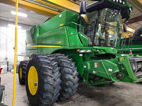 Image of John Deere S780 Image 0