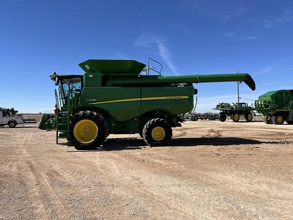 Image of John Deere S780 equipment image 1