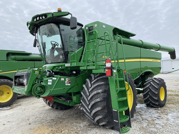 Main image John Deere S780