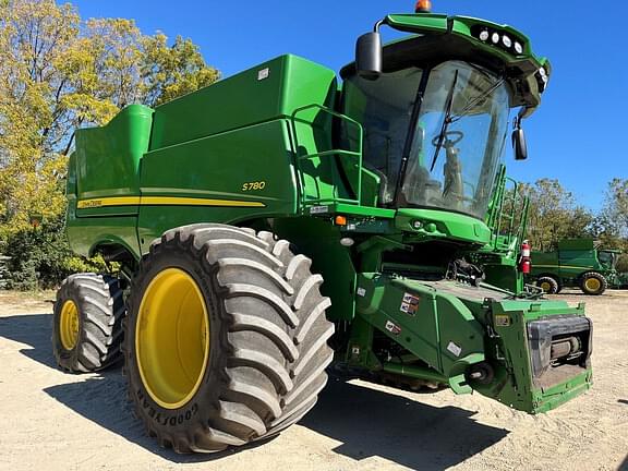 Image of John Deere S780 equipment image 1