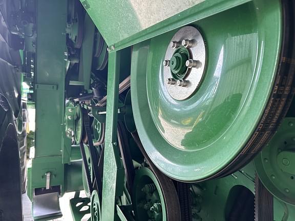 Image of John Deere S780 equipment image 1