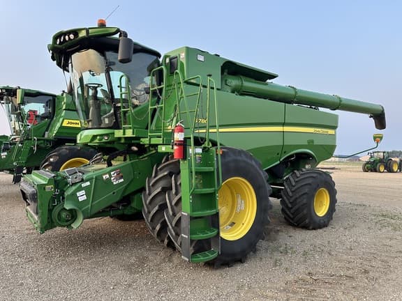 Image of John Deere S780 equipment image 1