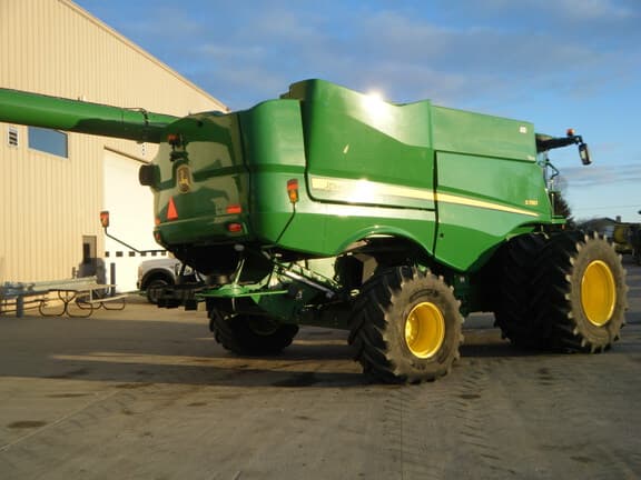 Image of John Deere S780 equipment image 2