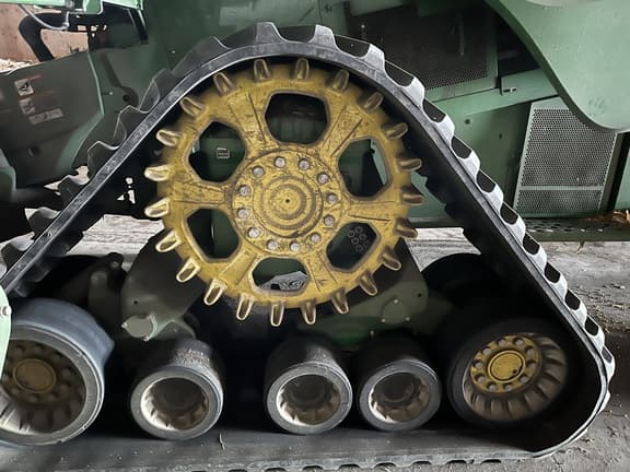 Image of John Deere S780 equipment image 4