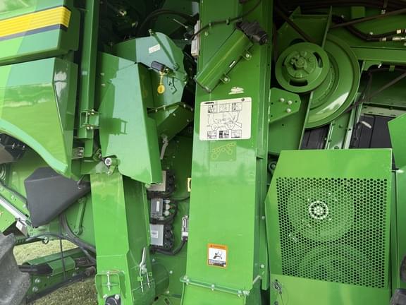 Image of John Deere S780 equipment image 4