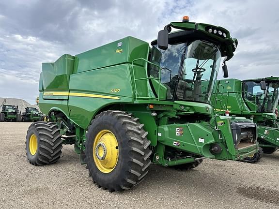 Image of John Deere S780 equipment image 1