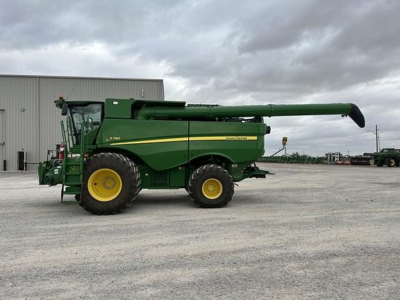 Image of John Deere S780 equipment image 1