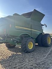 Main image John Deere S780 12