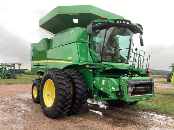 Image of John Deere S780 equipment image 2