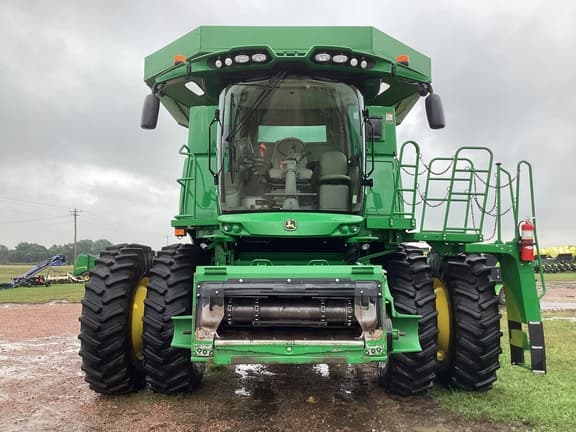 Image of John Deere S780 equipment image 1