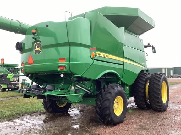 Image of John Deere S780 equipment image 3