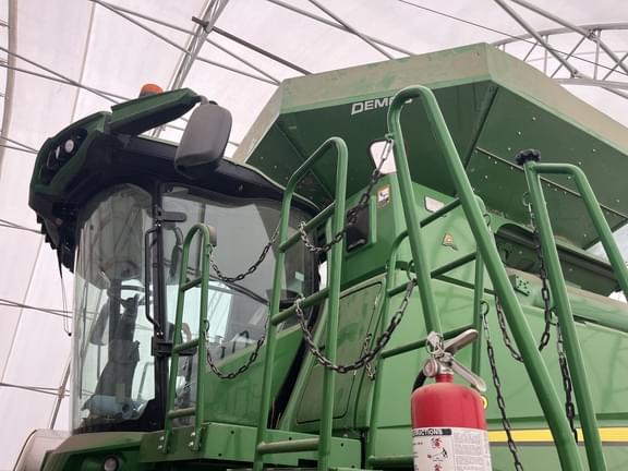 Image of John Deere S780 equipment image 2