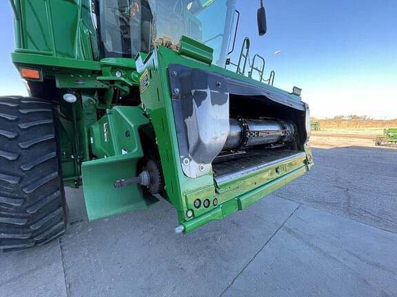 Image of John Deere S780 equipment image 4