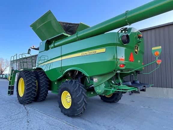 Image of John Deere S780 equipment image 2