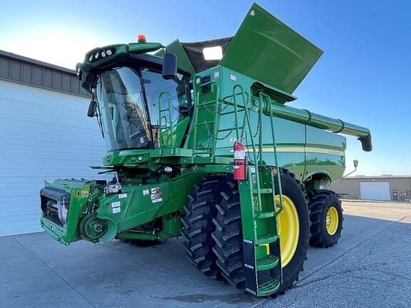 Image of John Deere S780 equipment image 1
