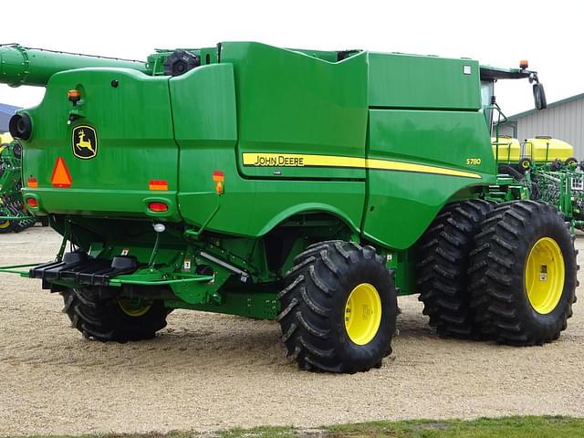 Image of John Deere S780 equipment image 4