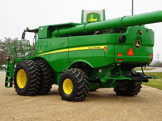 Image of John Deere S780 equipment image 2