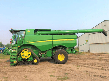 Main image John Deere S780