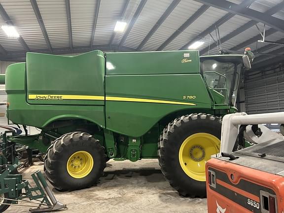 Image of John Deere S780 equipment image 3