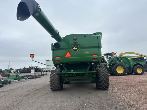 Image of John Deere S780 equipment image 4