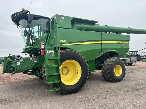 Image of John Deere S780 Primary image