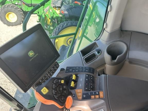 Image of John Deere S780 equipment image 2