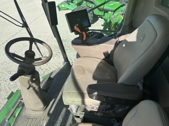 Image of John Deere S780 equipment image 4