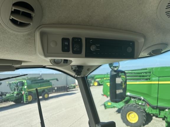 Image of John Deere S780 equipment image 3