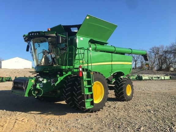 Main image John Deere S780