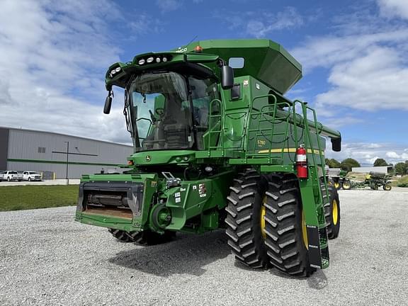 Image of John Deere S780 equipment image 1