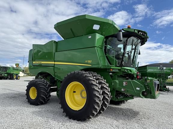 Image of John Deere S780 equipment image 4