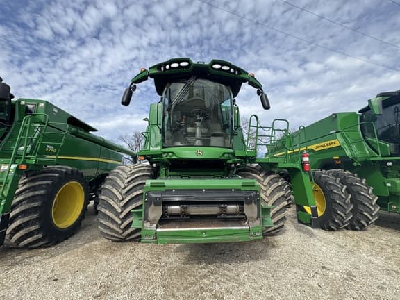 Image of John Deere S780 equipment image 1