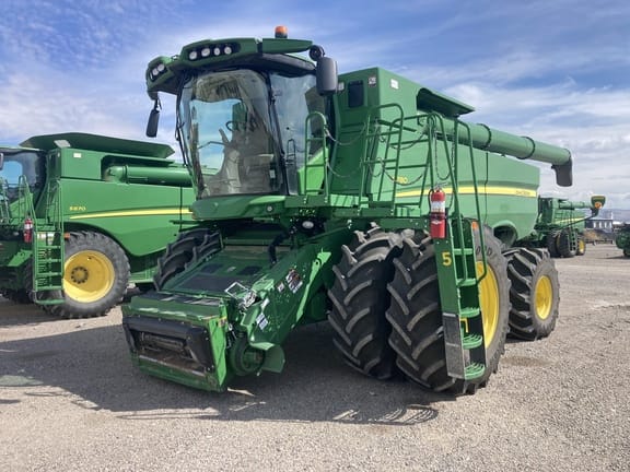 Main image John Deere S780